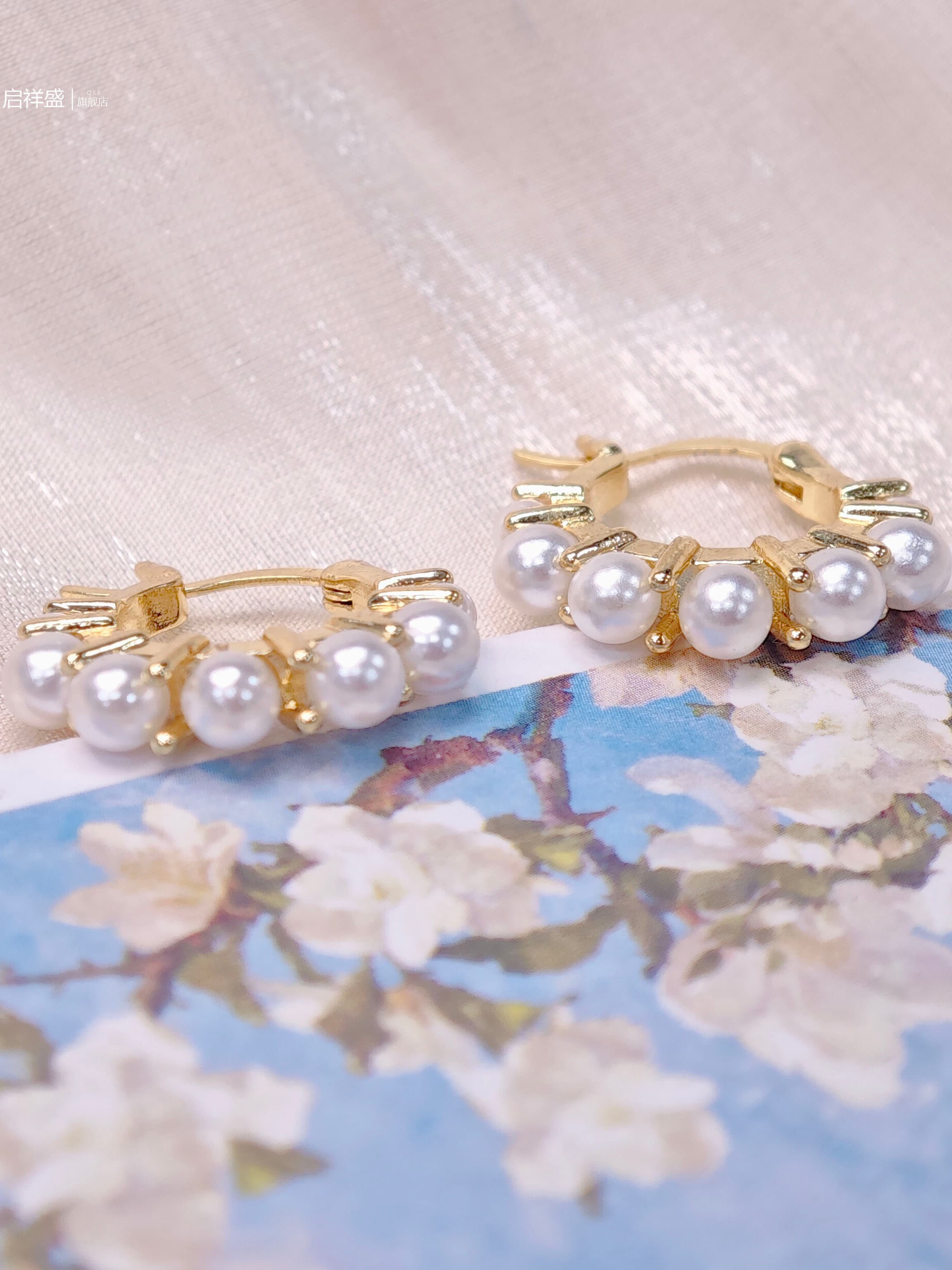 フープ ピアス フープ ピアス 輝く真珠の華やかフープ