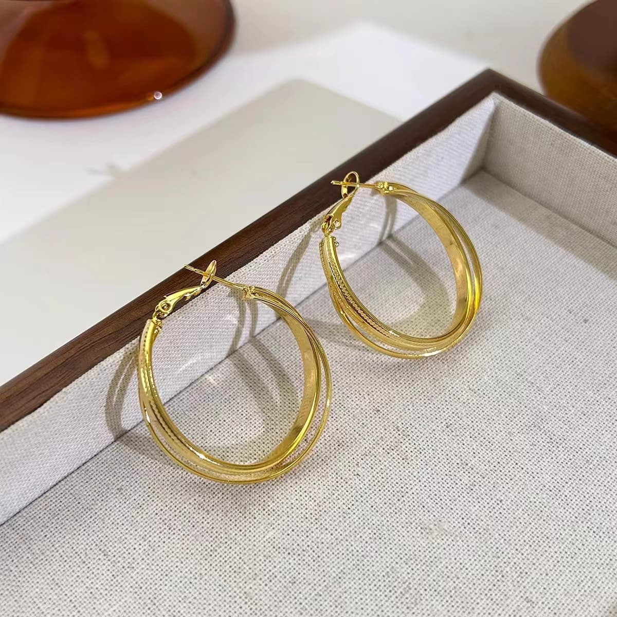 フープ ピアス 優美な三連リングフープピアス