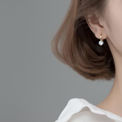 煌めき輝くしずく フープ ピアス