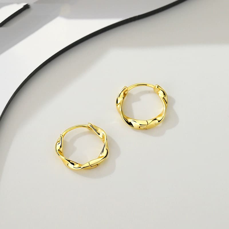 ねじれデザインフープ ピアス