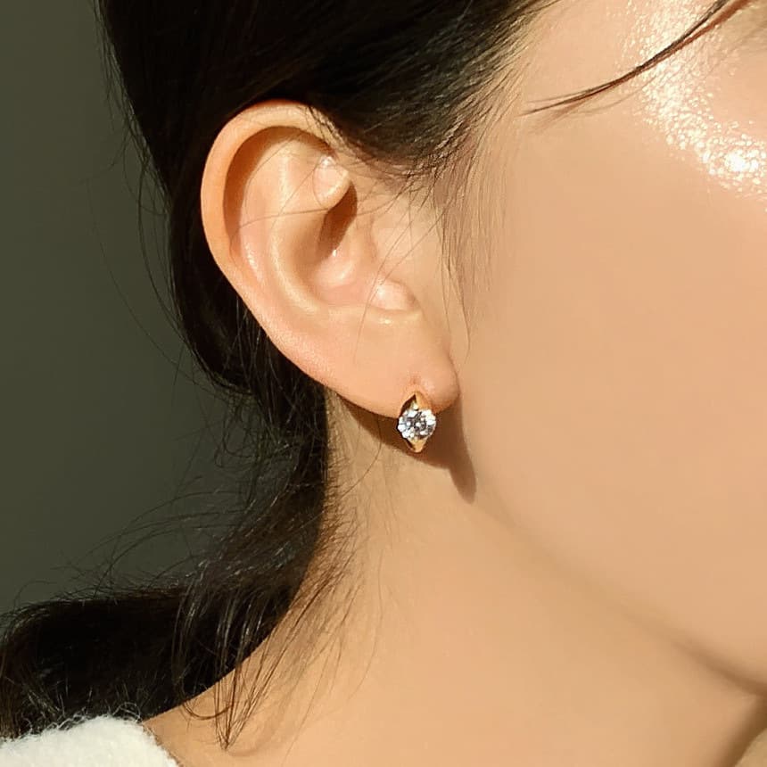 洗練きらめき フープ ピアス