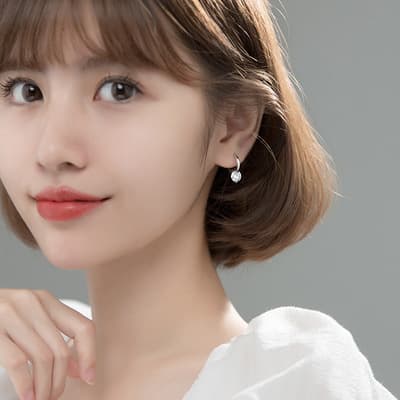 煌めき輝くしずく フープ ピアス