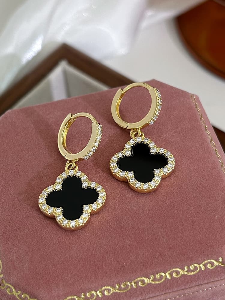 フープ ピアス フープ ピアス 四葉モチーフ 輝き ドロップピアス