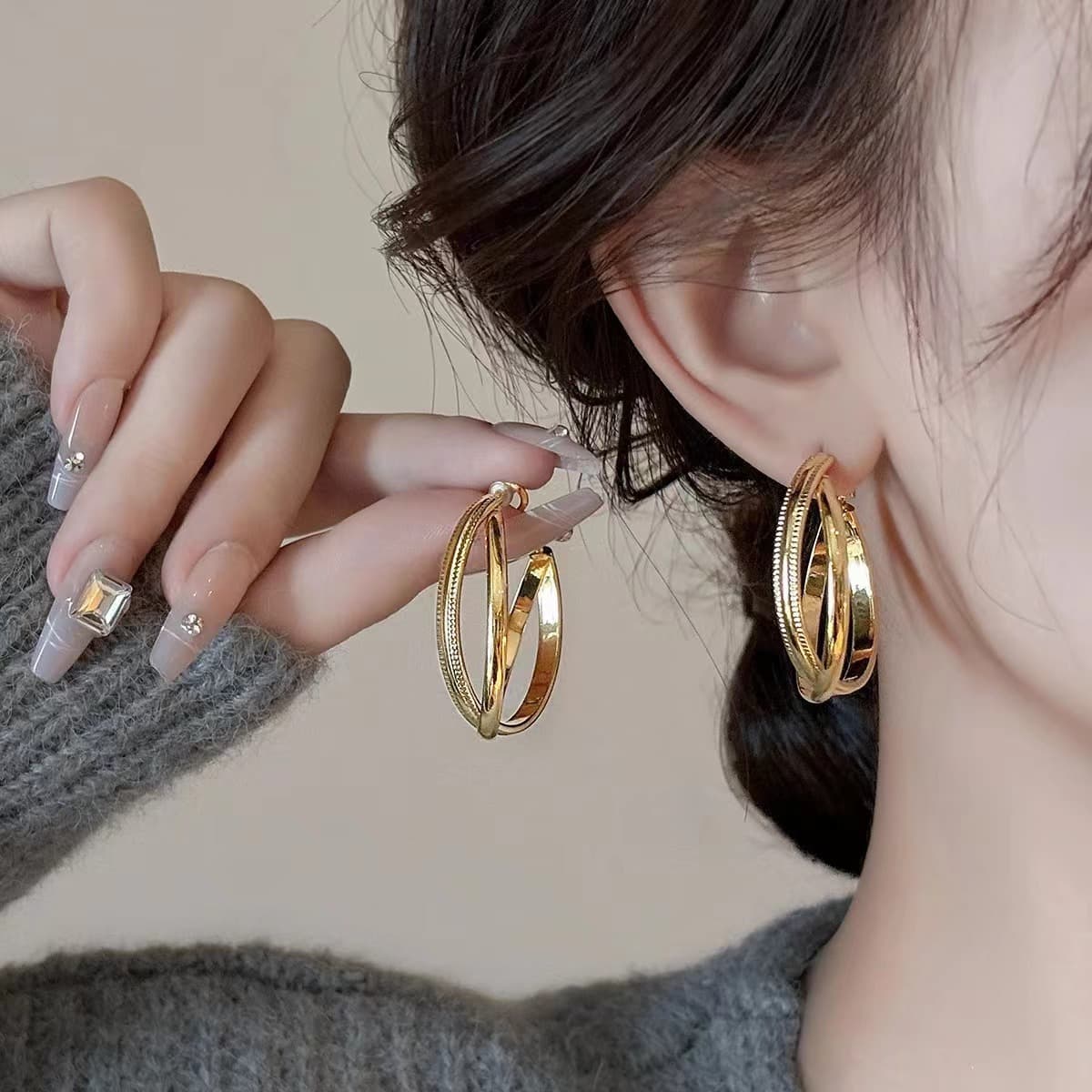 フープ ピアス 優美な三連リングフープピアス