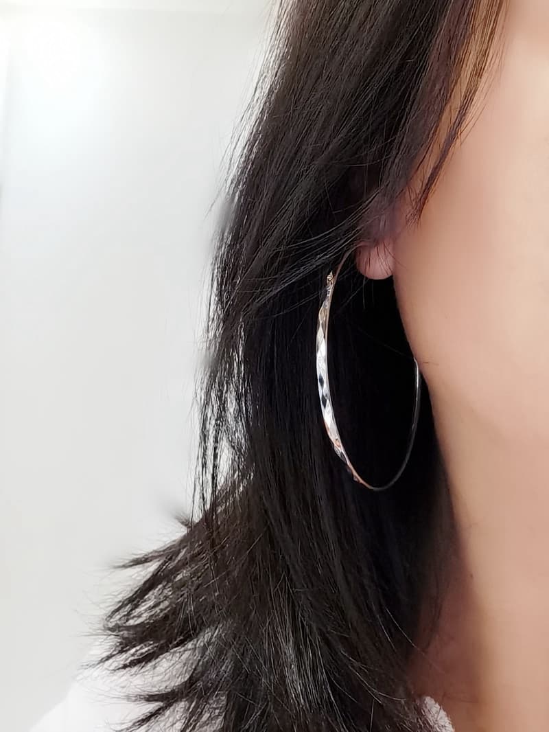 フープ ピアス 煌めきダイヤカット純銀フープ