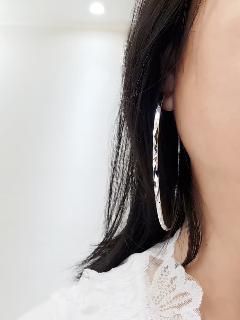 フープ ピアス 煌めきダイヤカット純銀フープ